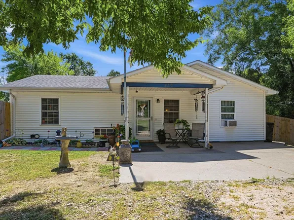 413 Osage St, Carbondale, KS 66414