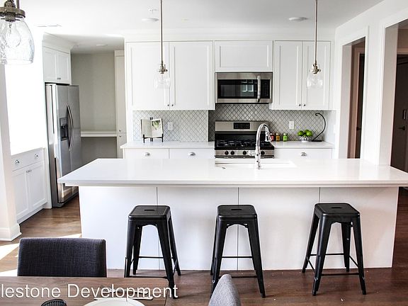 5th image of 3817 Dewey Ave APT 2