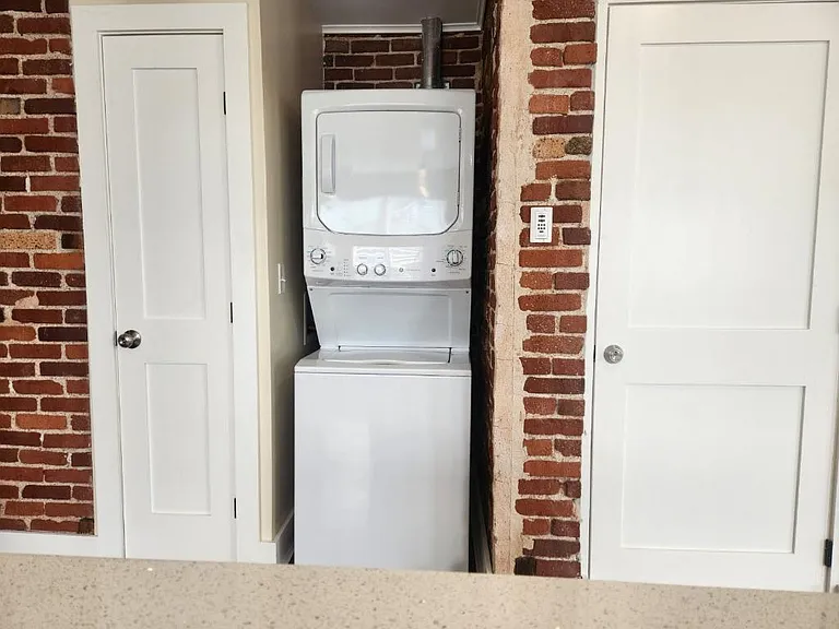 2529 E Admiral Pl #A — Photo 39
