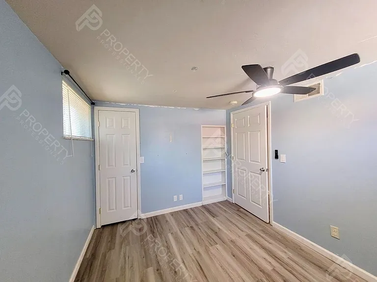 221 W 5th St — Photo 12