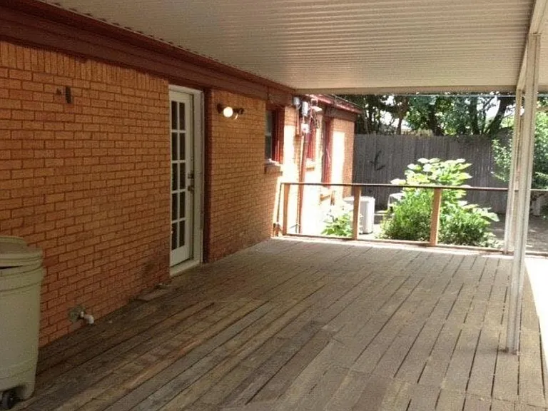 10911 Visalia Dr — Photo 15