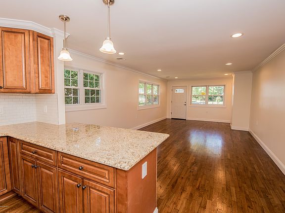 3rd image of 1758 Mount Everest Ln