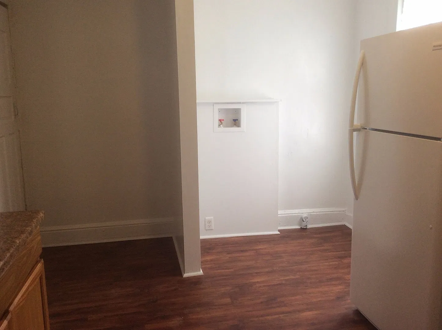 Large 5 bedroom 1st Floor Laundry-York City — Photo 3