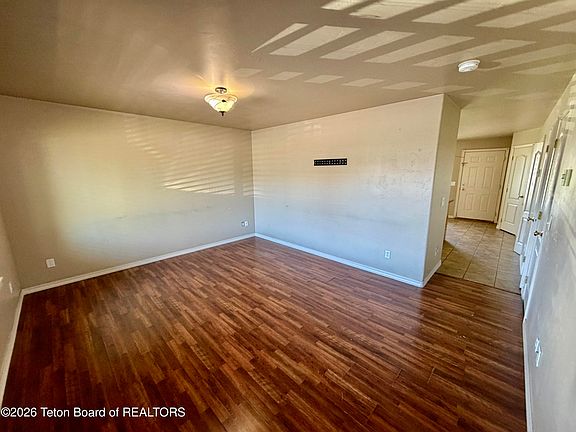 4th image of 14 James Way #203