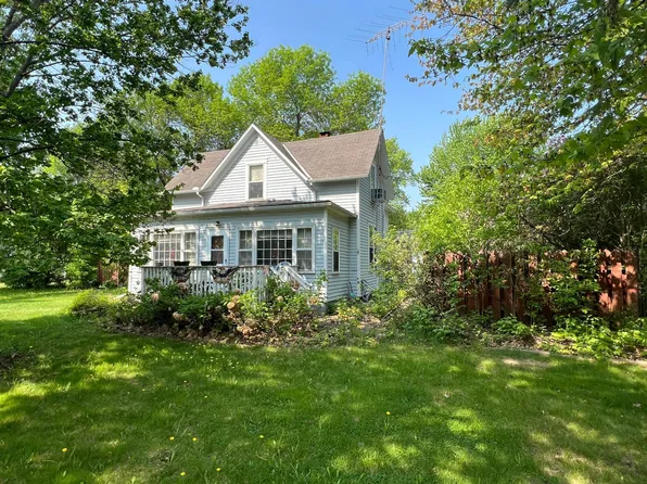 725 S Bremer Ave, Rush City, MN 55069