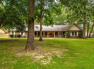 704 Pin Oak Dr, El Dorado, AR 71730