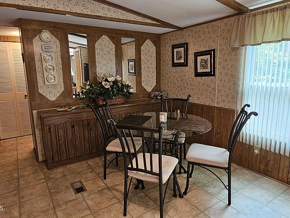 5th image of 697 Rossman Road