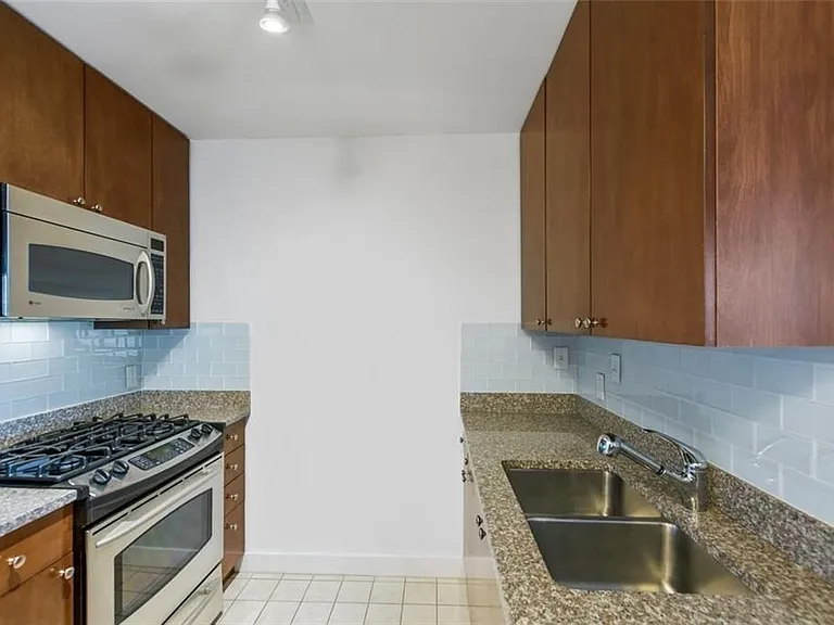 3338 Peachtree Rd NE #1104 — Photo 11