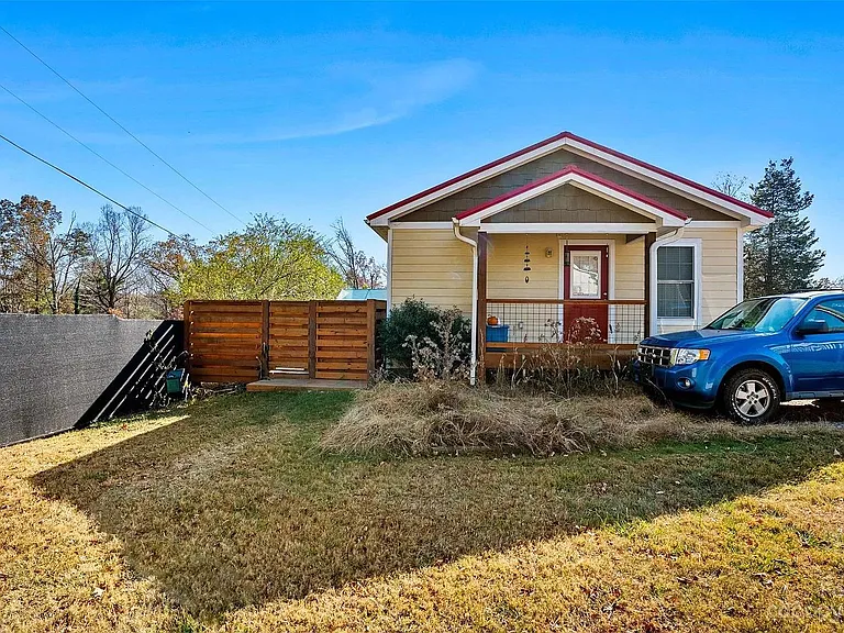 32 Oakcrest Dr — Photo 3