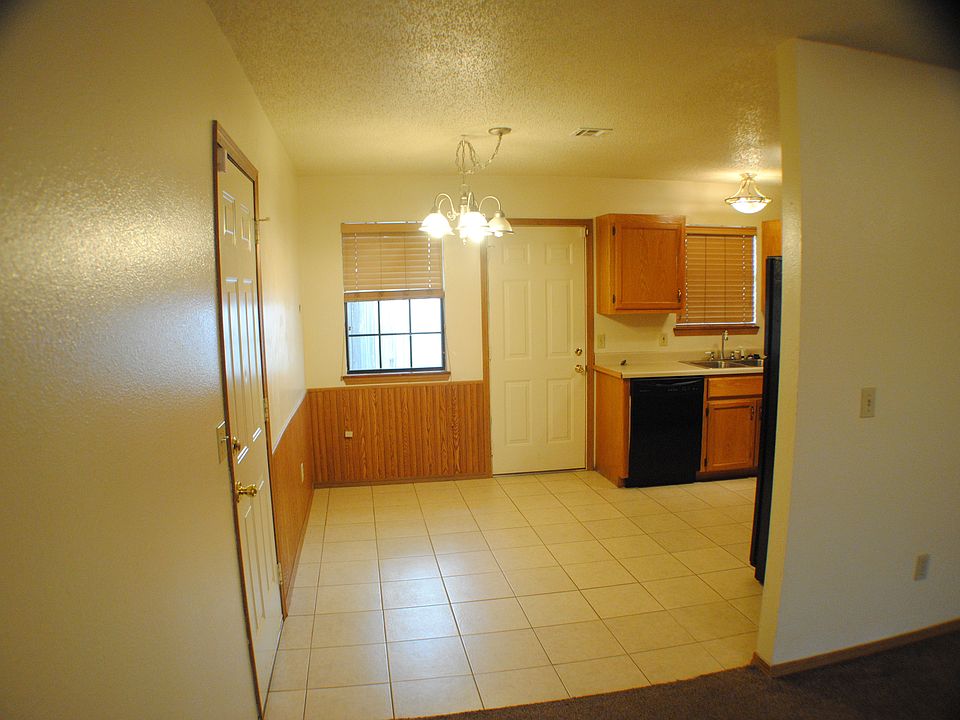 2nd image of 1411 Paradise Ct #A