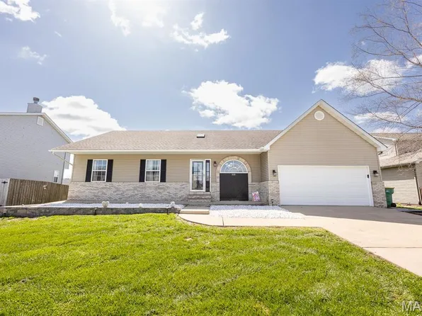 449 Longleaf Ct, O Fallon, IL 62269
