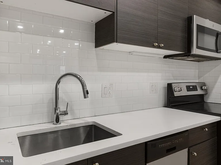 257 N 3rd St #2 — Photo 9