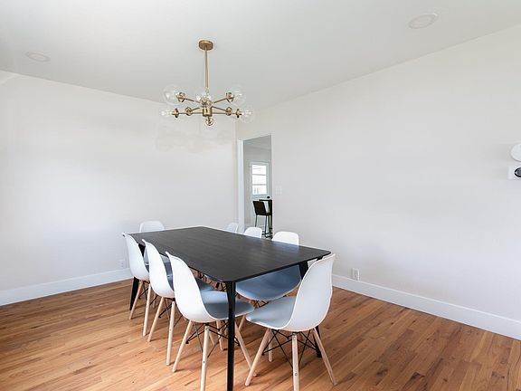 5th image of 2022 Peachtree Ln