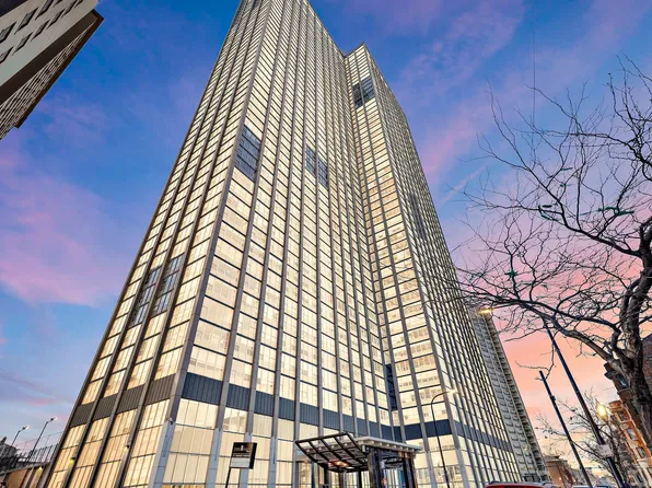 655 W Irving Park Rd APT 2701, Chicago, IL 60613