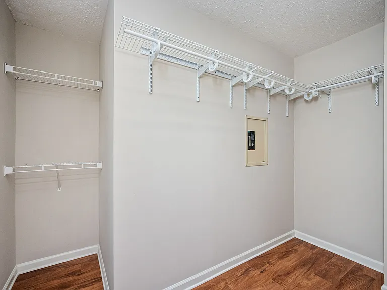 4512 Lake Park Dr — Photo 8