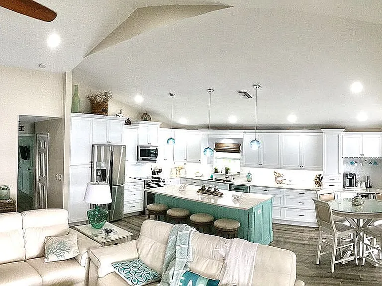 2543 SW 15th Ave — Photo 12