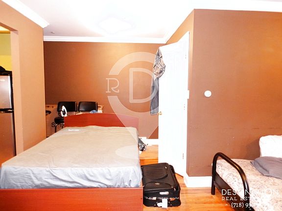 3rd image of 324 21st St