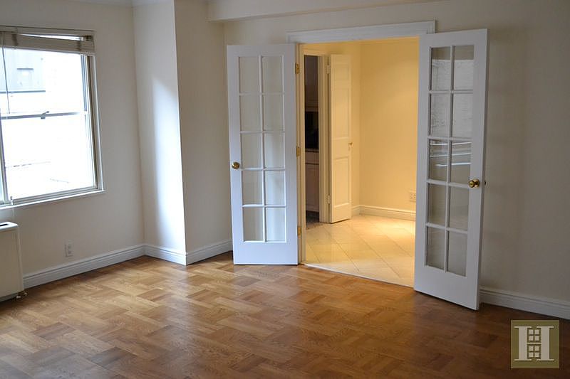 2nd image of 60 W 57th St APT 5F