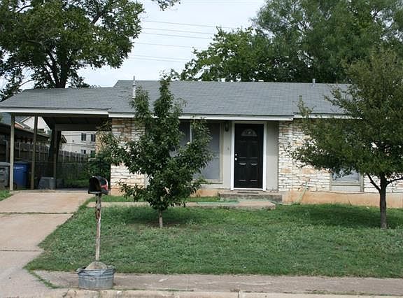 2nd image of 2304 Lakehurst Dr