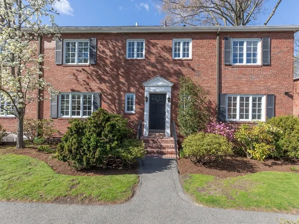 18 Still St #25, Brookline, MA 02446