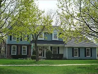 1901 Somerset Ln photo 1