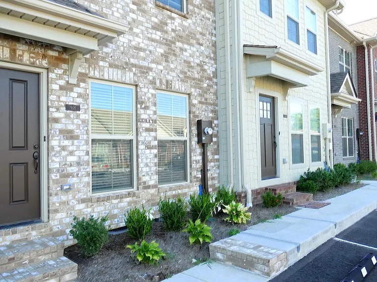 908 Somerville Ct — Photo 6