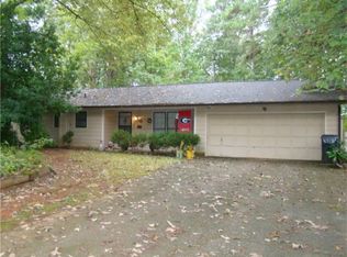 1087 Mandalay Ct, Lilburn, GA