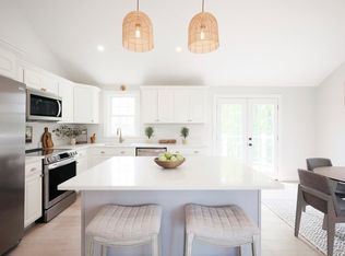 8 Skyview Ln, Woburn, MA 01801