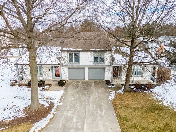 3rd image of 5926 Sawmill Woods Ct