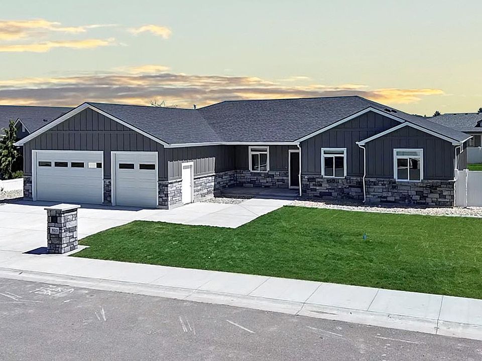 1st image of 810 Snake River Dr