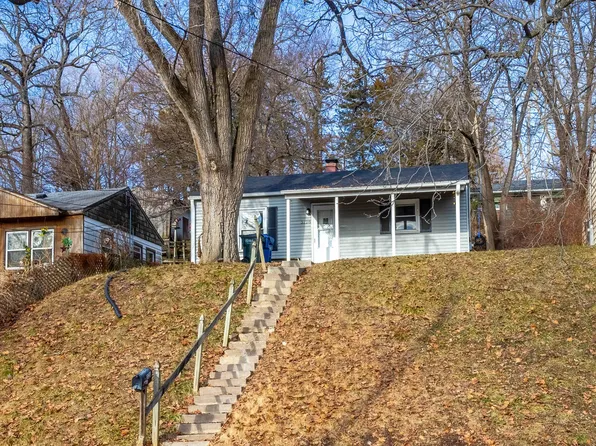 3128 Indian Rd, Davenport, IA 52802