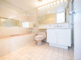 141 Great Neck Rd APT 4F, Great Neck Plaza, NY 11021