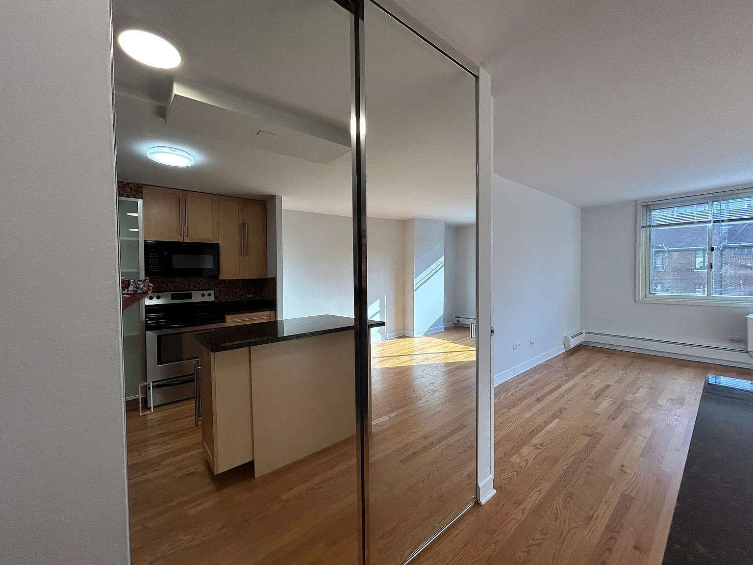 Studio, 500 sqft, $1,995 — Photo 2