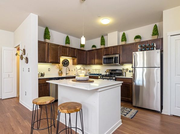 2225 Traverwood Dr #5189908