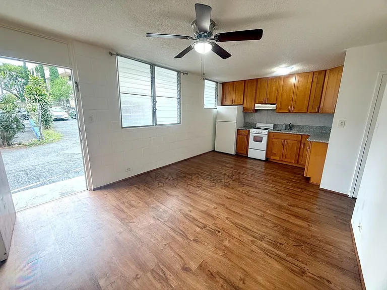 2717 S King St — Photo 5