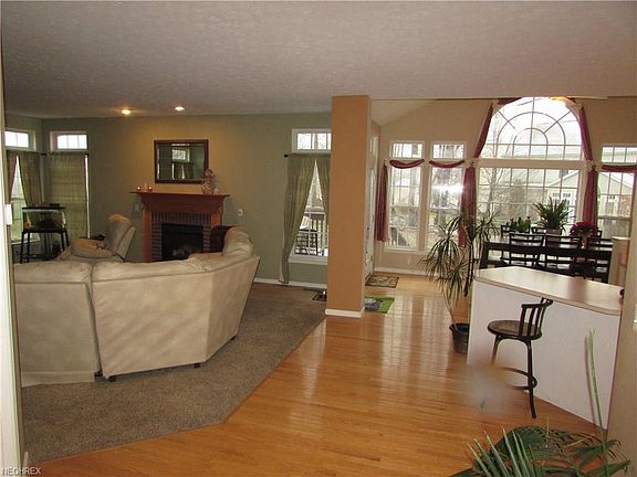 3rd image of 10002 Brushwood Dr