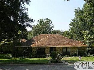 912 Rolling Dr, Athens, TX 75751