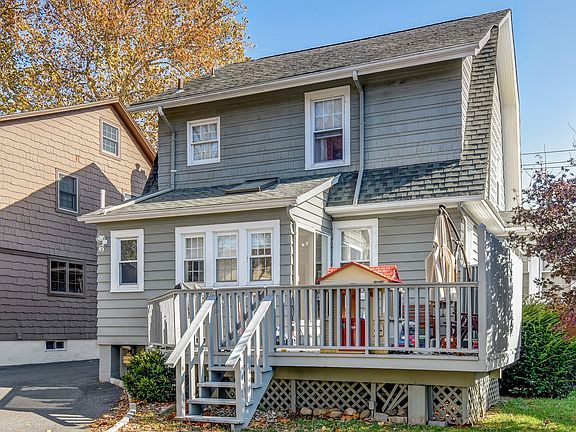 3rd image of 45 Parkview Dr