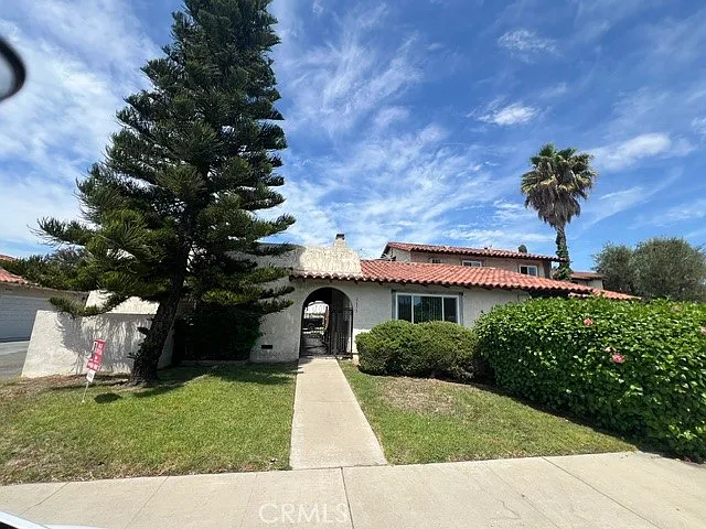 3 bed, 1250 sqft, $4,200 — Photo 1