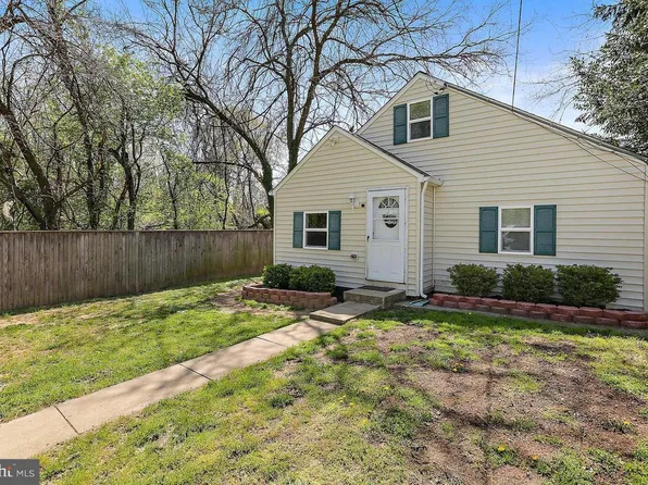215 Sycamore Rd, Baltimore, MD 21226