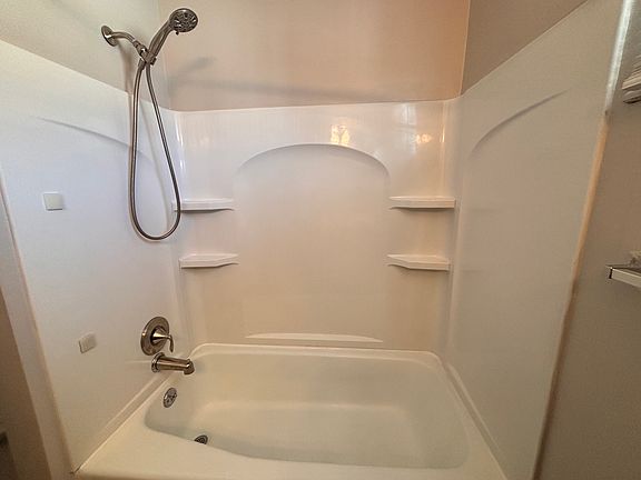5th image of 13527 Merl Ave