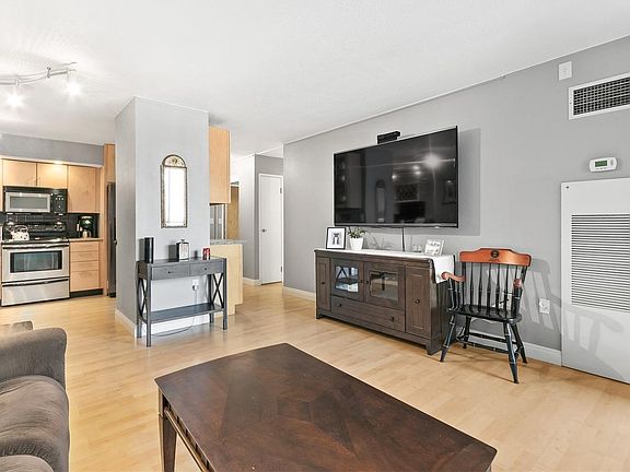 4th image of 601 W 11th Ave APT 113