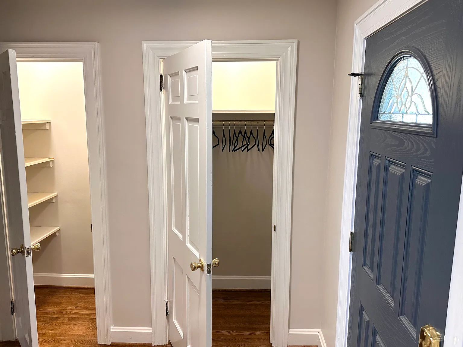 3 bed, 1977 sqft, $2,925 — Photo 4
