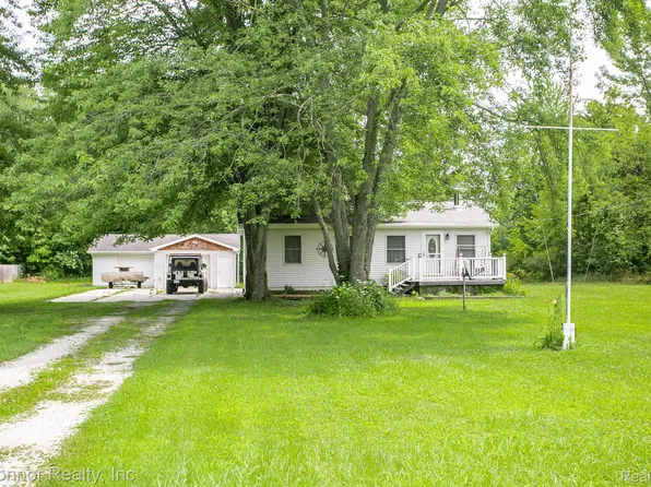 108 Pickford Rd, Smiths Creek, MI 48074