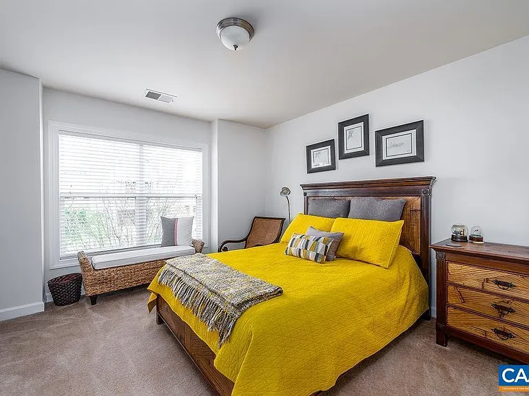 2427 Winthrop Dr — Photo 11