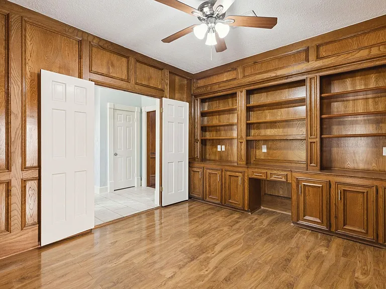 14819 Walbrook Dr — Photo 26