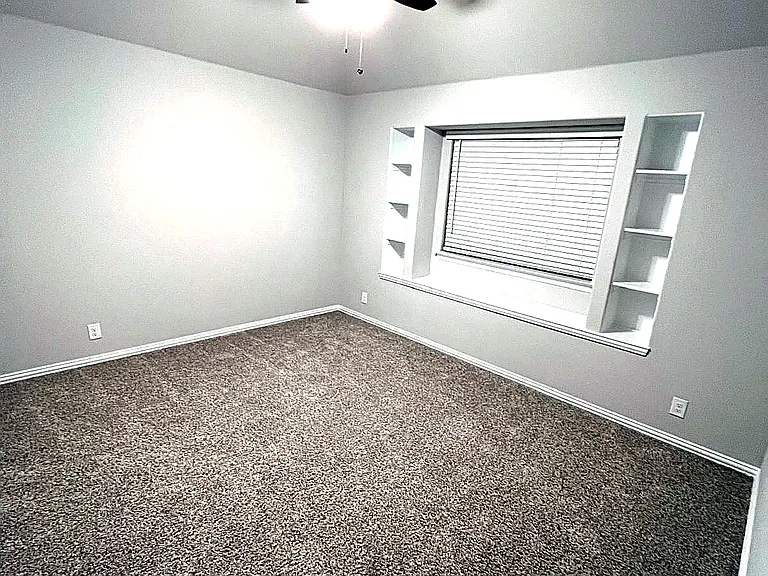 2909 Parkwood Cir — Photo 11