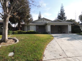 5104 Natchez Ln, Bakersfield, CA 93312