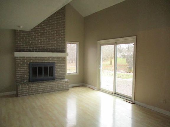 3rd image of 29 Briarcliff Ln