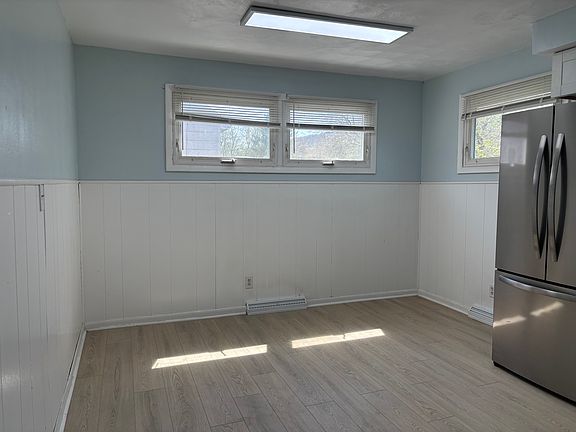 3rd image of 58 Burr Ave